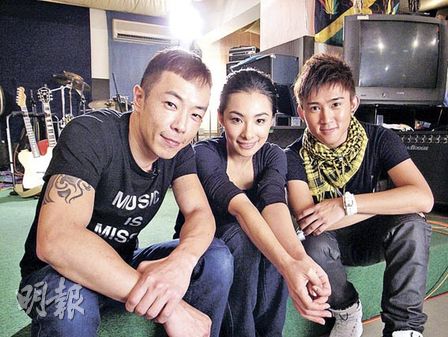 喜获偶像黄贯中监制唱片 刘璇首次录音有惊喜