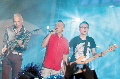 黄家强助阵百事群音 年底发全新粤语专辑